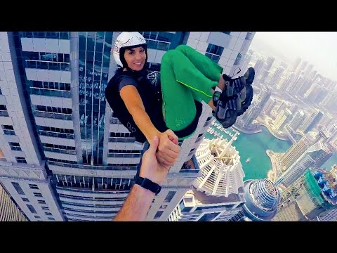 1100ft Freefall Kiss - Roberta Mancino in Dubai 4K
