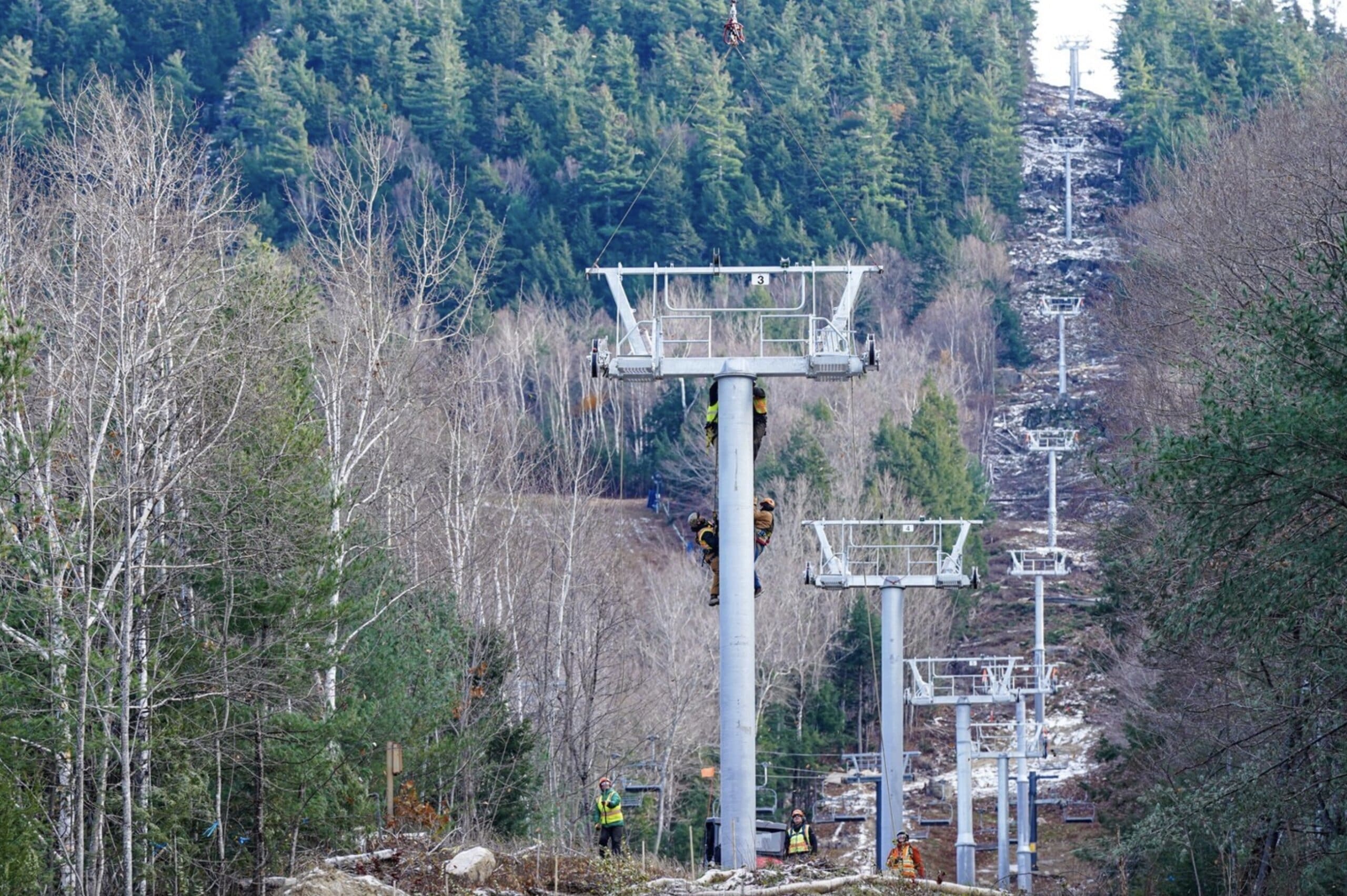 Attitash Installs Towers For New High-Speed Chairlift - Unofficial Networks