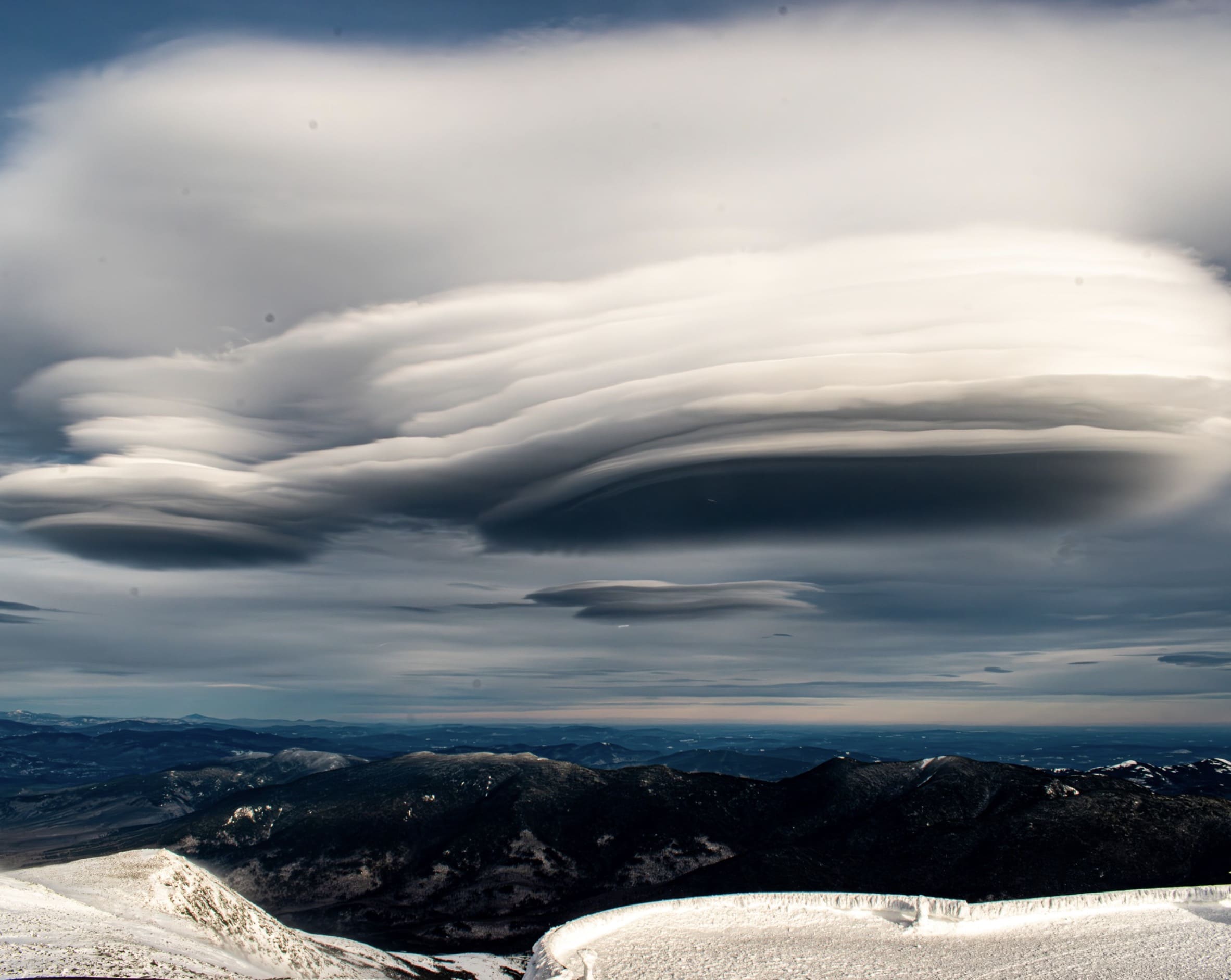 Mt. Washington Observatory Shares Jaw-Dropping Photo Of Unique Clouds ...