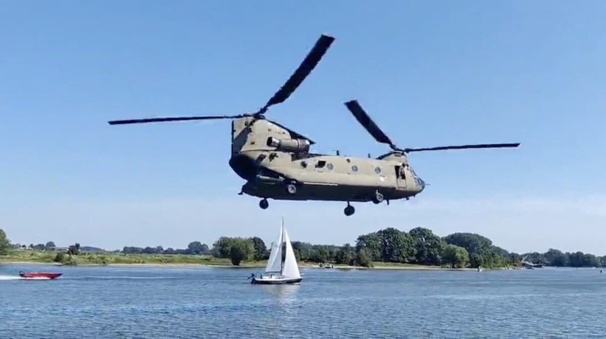Chinook vs speed boat