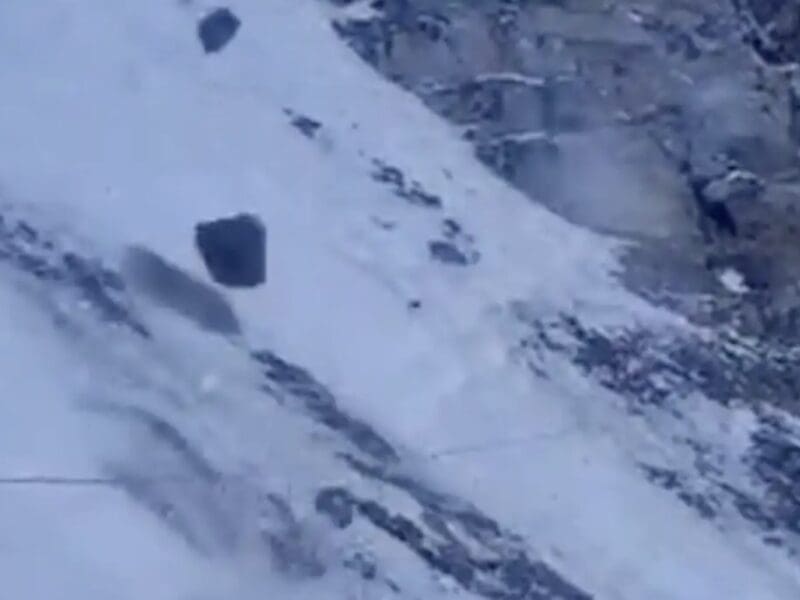 Rockfall down Goûter Route @ Mont Blanc
