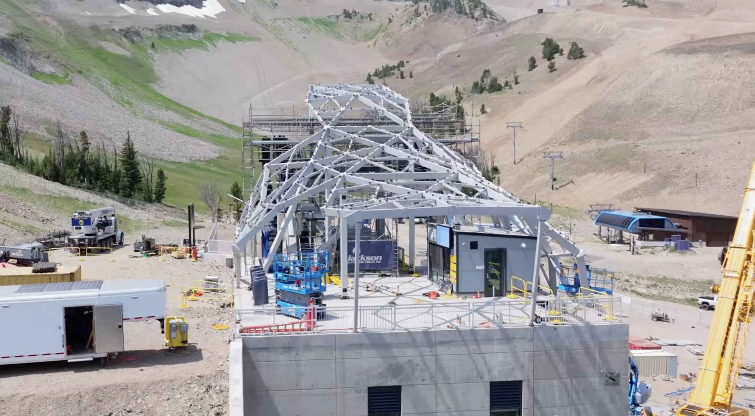 Big Sky builds a stunning glass roof over the valley station of the Lone Peak Tram