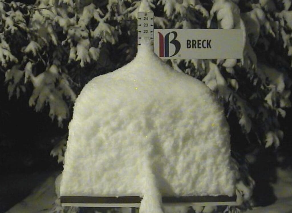 Breckenridge Snow Stake @ 3:15am on Monday, November 4.