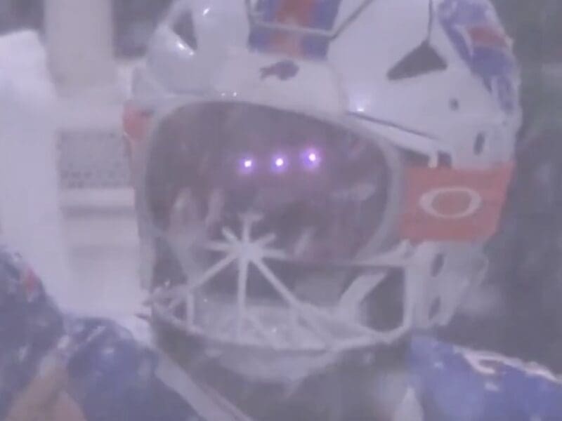 Dion Dawkins wearing Oakley goggles.