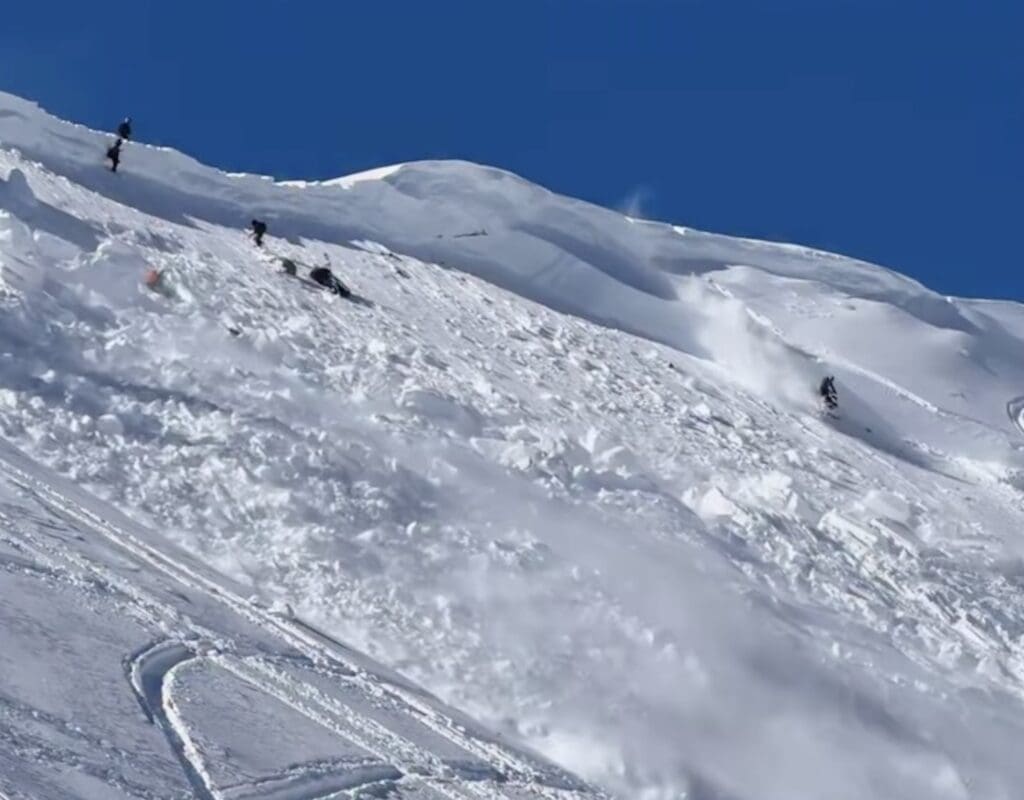 Avalanche captures four in Colorado.