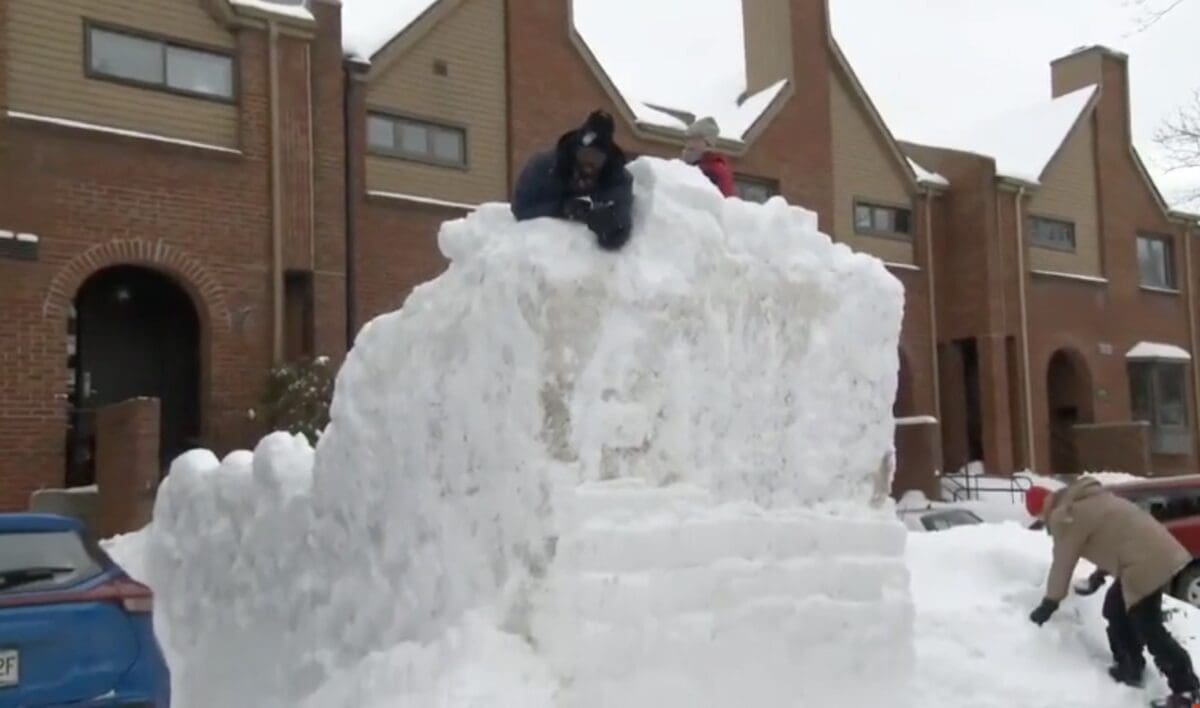 Snow fort on Canadian news.