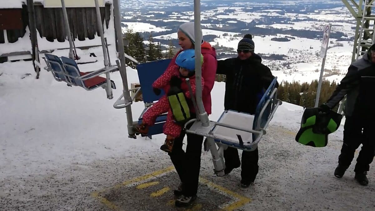 Swivel chairlift.
