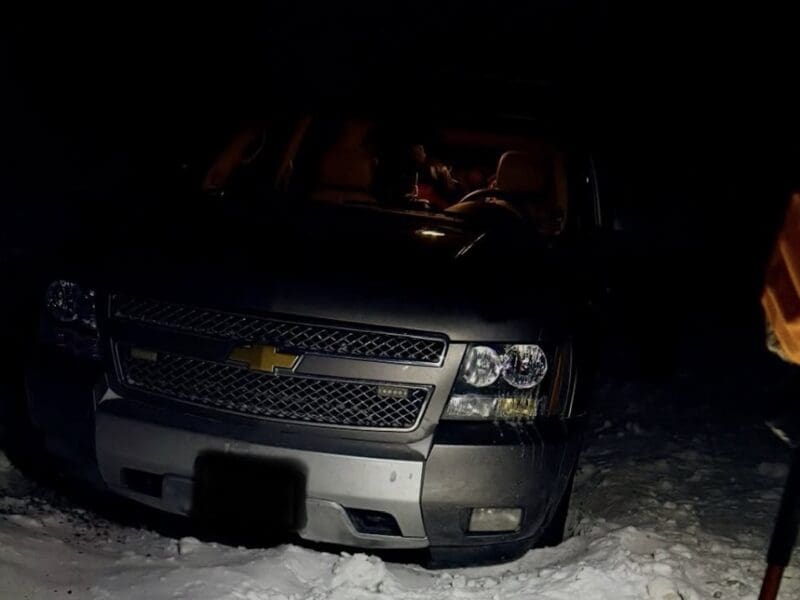 Texas couple stranded on snow-covered Colorado pass.