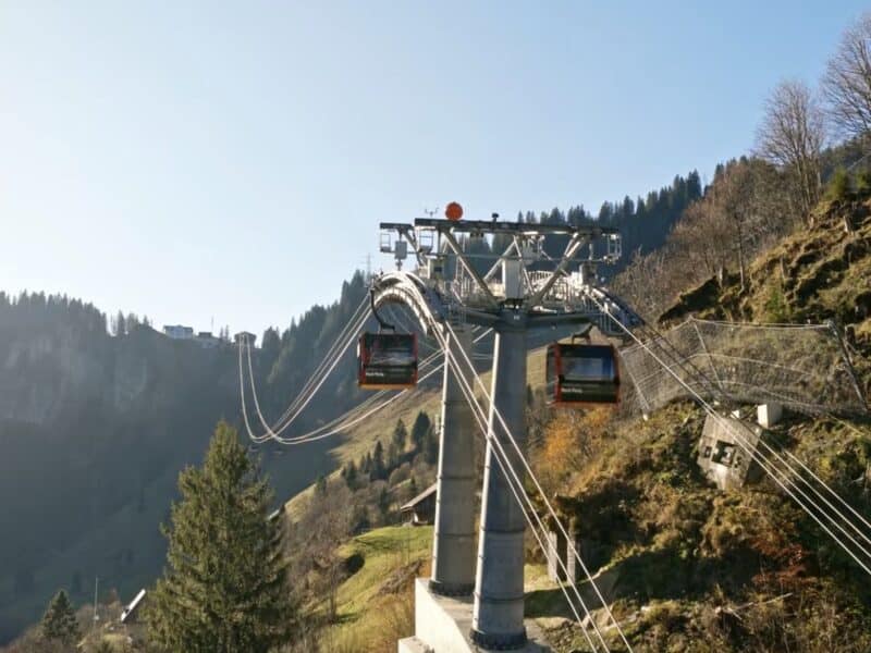 The world's first TRI-Line ropeway in Hoch-Ybrig.