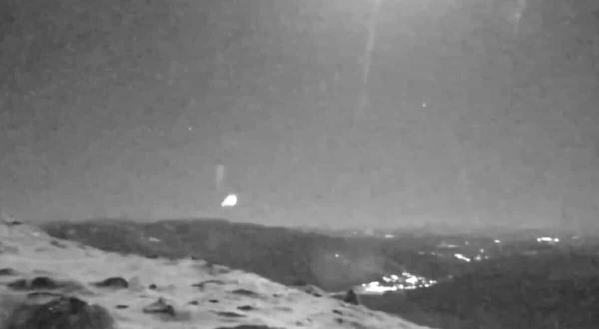 Meteor above Mount Washington.