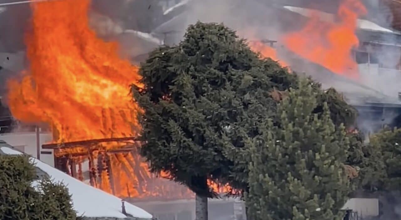Chalet burns to the ground in Verbier.