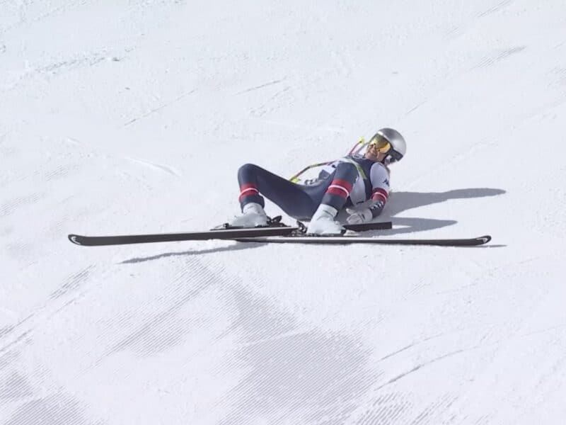 Lindsey Vonn breaks her leg at the 2026 Winter Olympics.