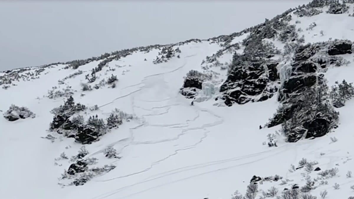 Tuckerman Ravine Skier Narrowly Escapes Slab Avalanche