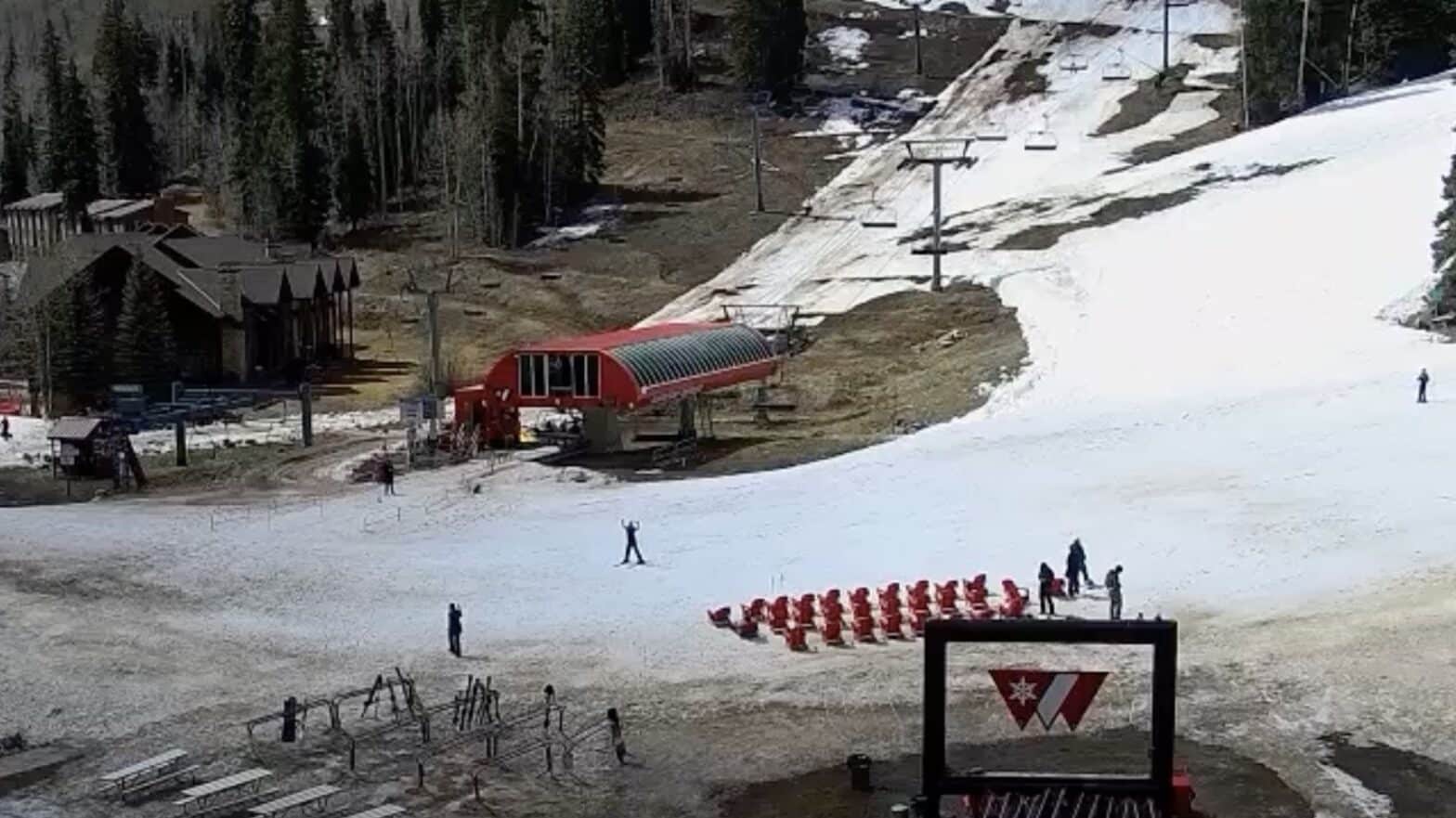 Every Colorado Ski Resort Closing This Weekend
