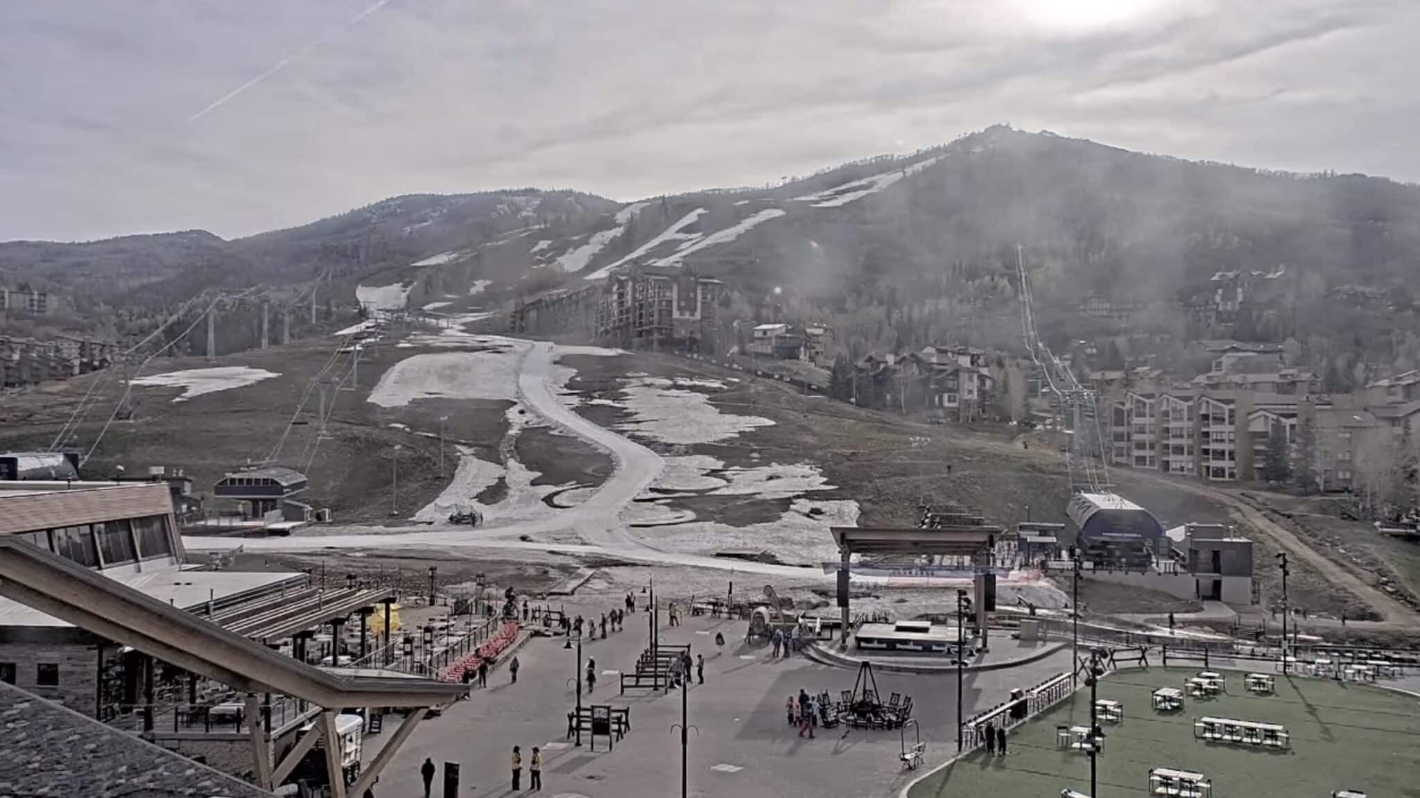 All Colorado Ski Resorts Closing Early This Winter