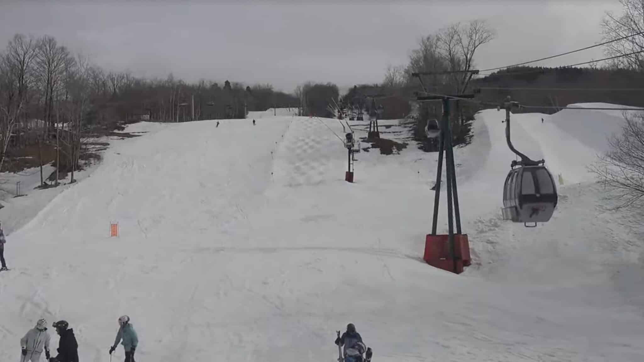 New Hampshire Resort Offers $39 To Skiers & Snowboarders With Another 2025/26 Season Pass