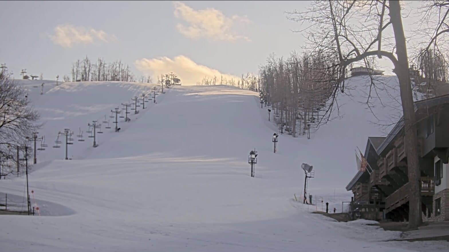 Two Michigan Ski Resorts Appear Poised For May Skiing