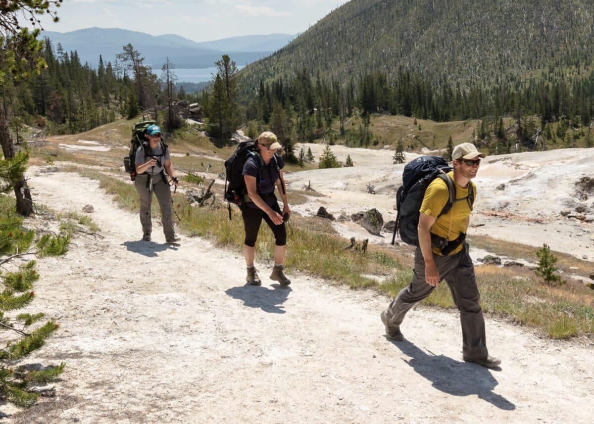 The Most Hotly Debated Hiking Etiquette Rule, No Its Not About Dog Bags or Bluetooth Speakers