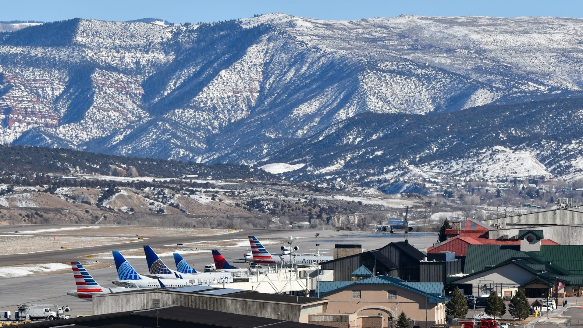 How Rising Airline Baggage Fees Will Impact Skiers