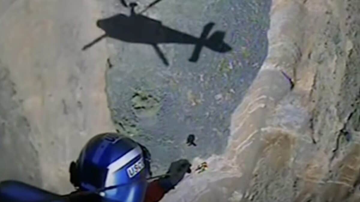Injured Hiker Hoisted from Oregon Coastal Cliff in Multi-Agency Rescue