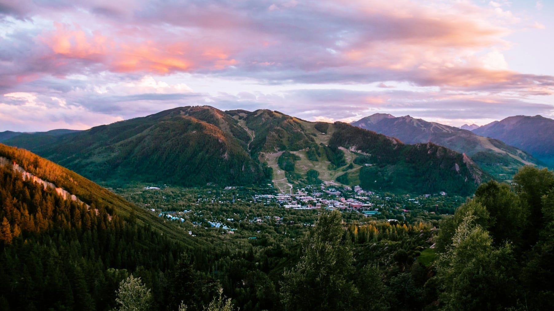 Why A Colorado Ski Town Has A Civil War Monument