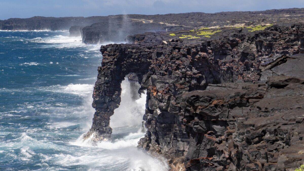 Hōlei Sea Arch in 2022.