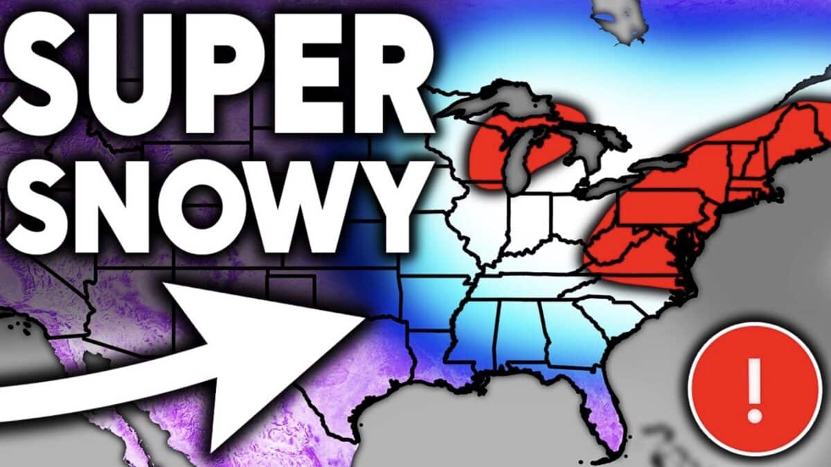 Map showing heavy snowfall in eastern US and lighter snow in the Midwest and West.
