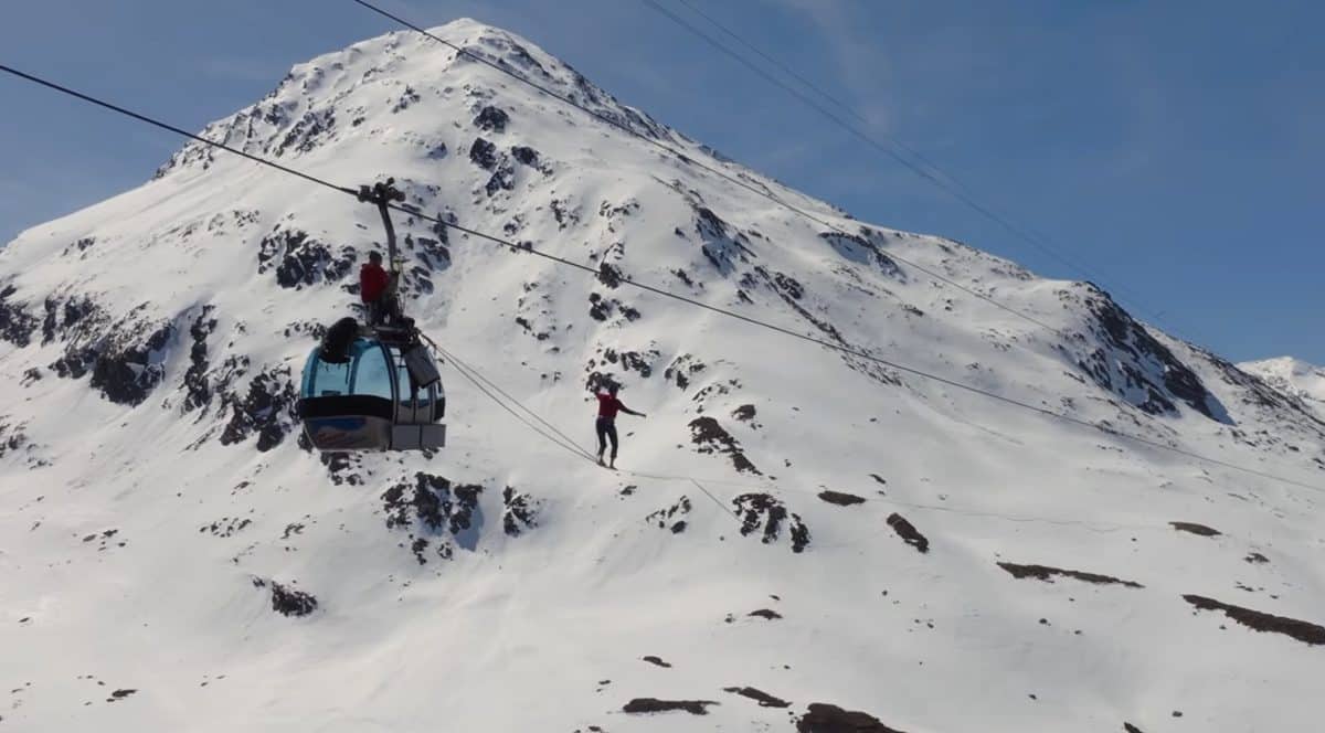 Slackliner Sets World Record Walking Between Two Ski Gondolas