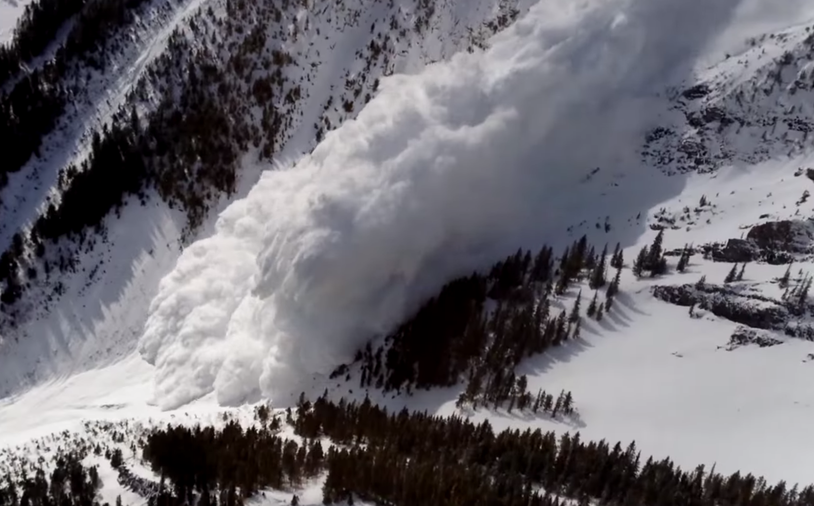 Watch: Colossal Avalanches in the Canadian Rockies | Unofficial Networks