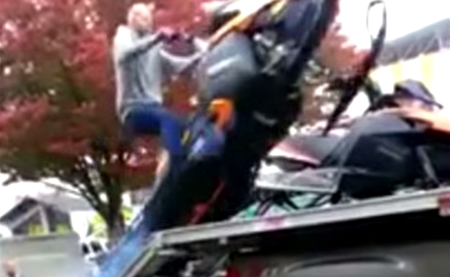 How to NOT Load Your New Snowmobile! (Sled Deck Jump Fail) Unofficial Networks