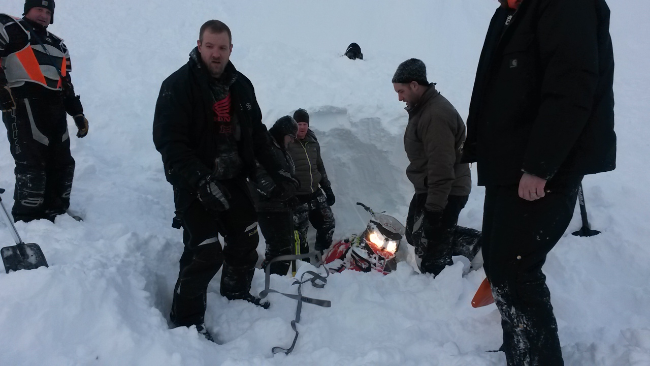 Avalanche Incident In Alaska Results In 25 Minute Burial | Snowmobiler ...