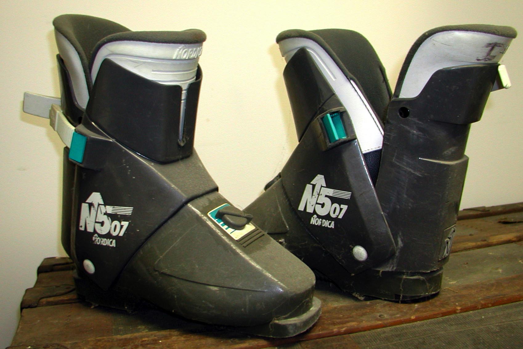 ski boots for 2 year old