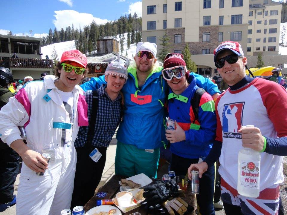 retro apres ski outfits