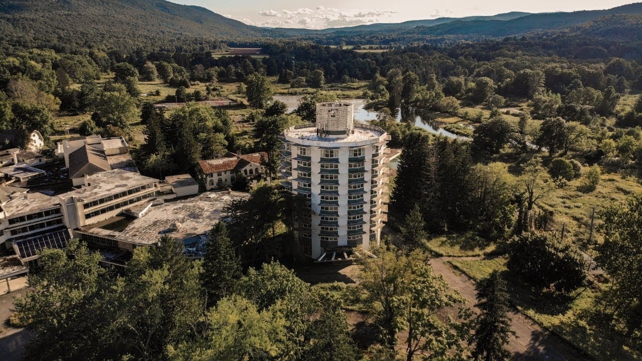 Spooky Abandoned Ski Resort In New York Frozen In Time