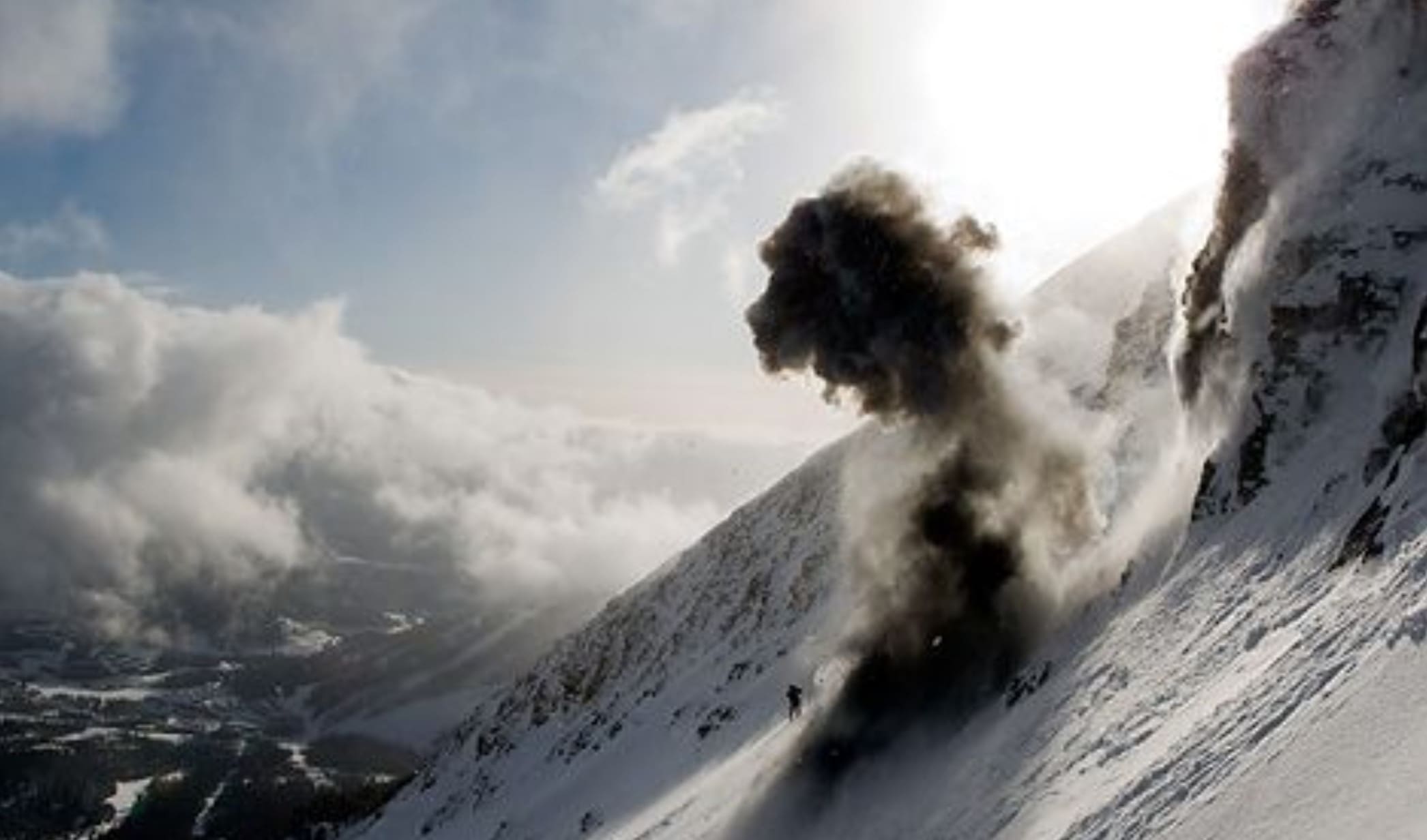 Avalanche Mitigation Goes Wrong Killing Two Ski Patrollers In France 9840