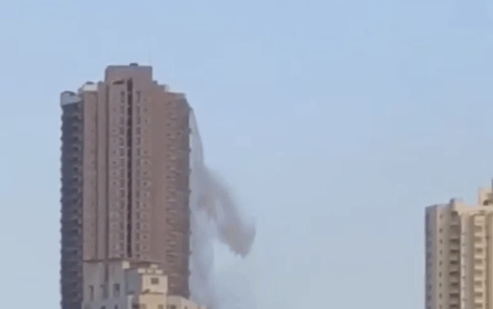 Skyscraper’s Rooftop Pool Turns Into Waterfall as Earthquake Rocks ...