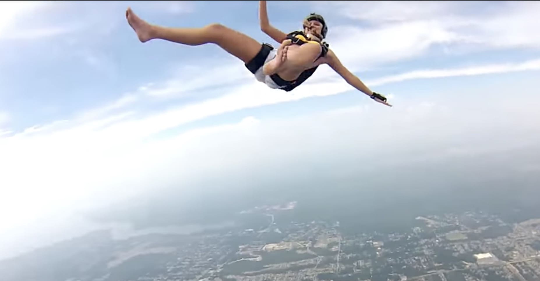 Skydivers Parachute Fails To Open Falls Nearly A Mile And Survives