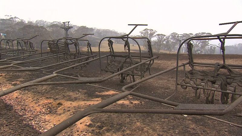 Australian Ski Resort Destroyed In Bushfire (More In Path of Danger)