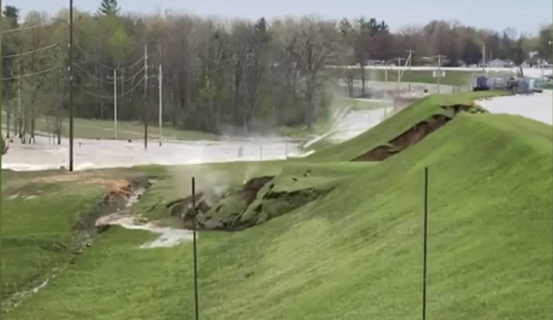 Video Shows Precise Moment Of Michigans Disastrous Dam Collapse