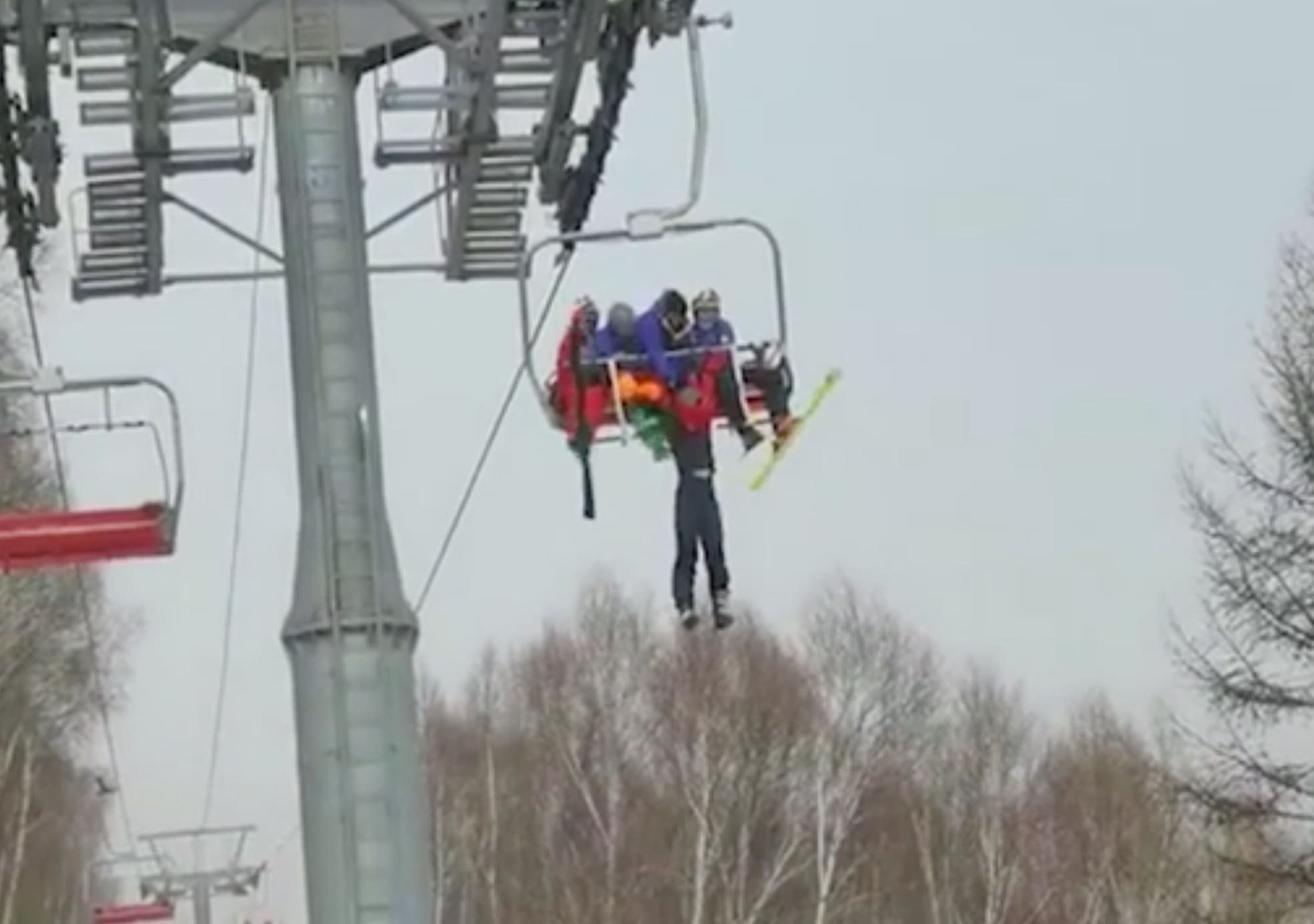 VIDEO: Skier Survives Massive Fall From Chinese Chairlift | Unofficial
