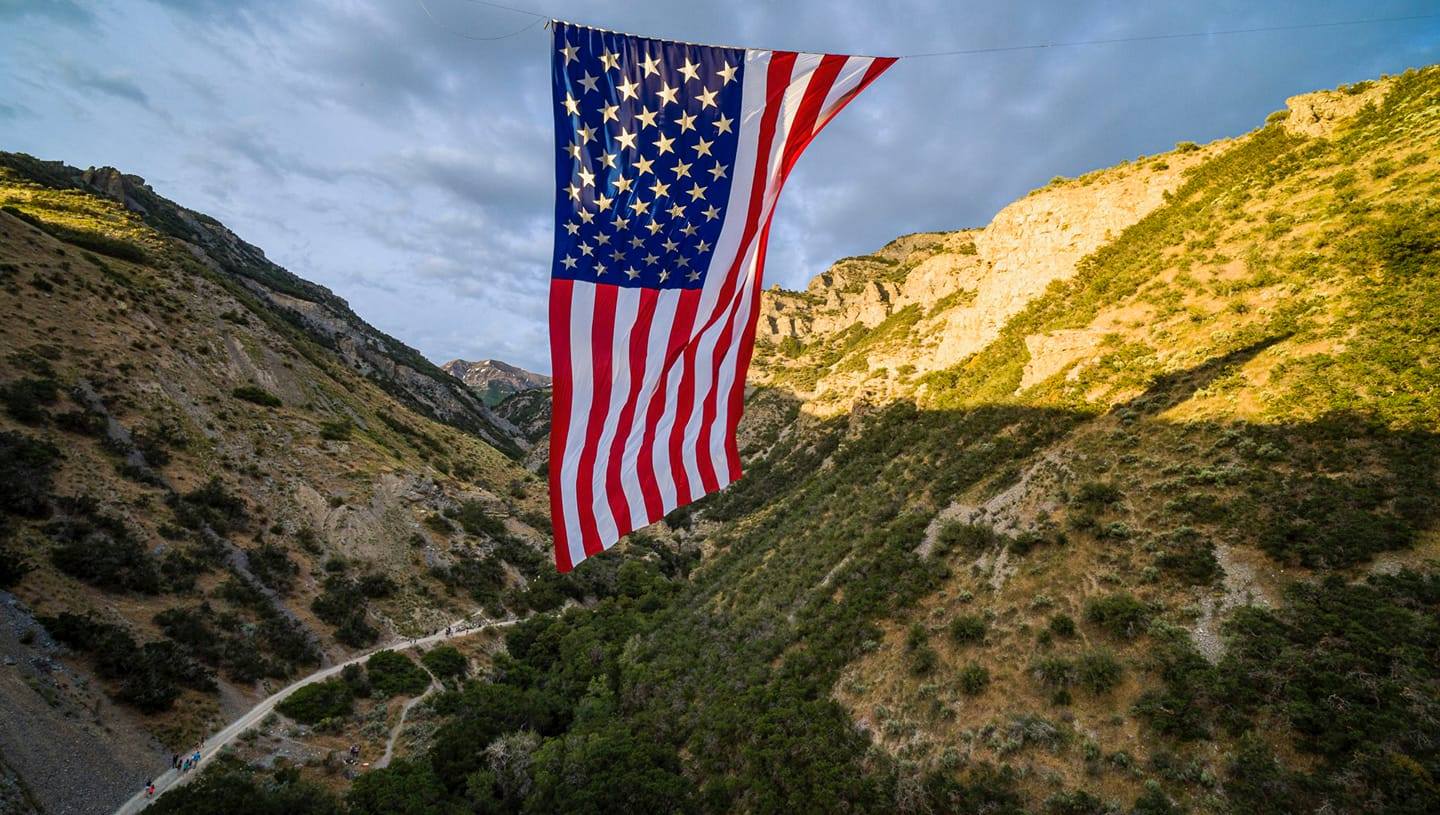 VIDEO: Gigantic American Flag Skied Down Sundance Mountain Resort ...