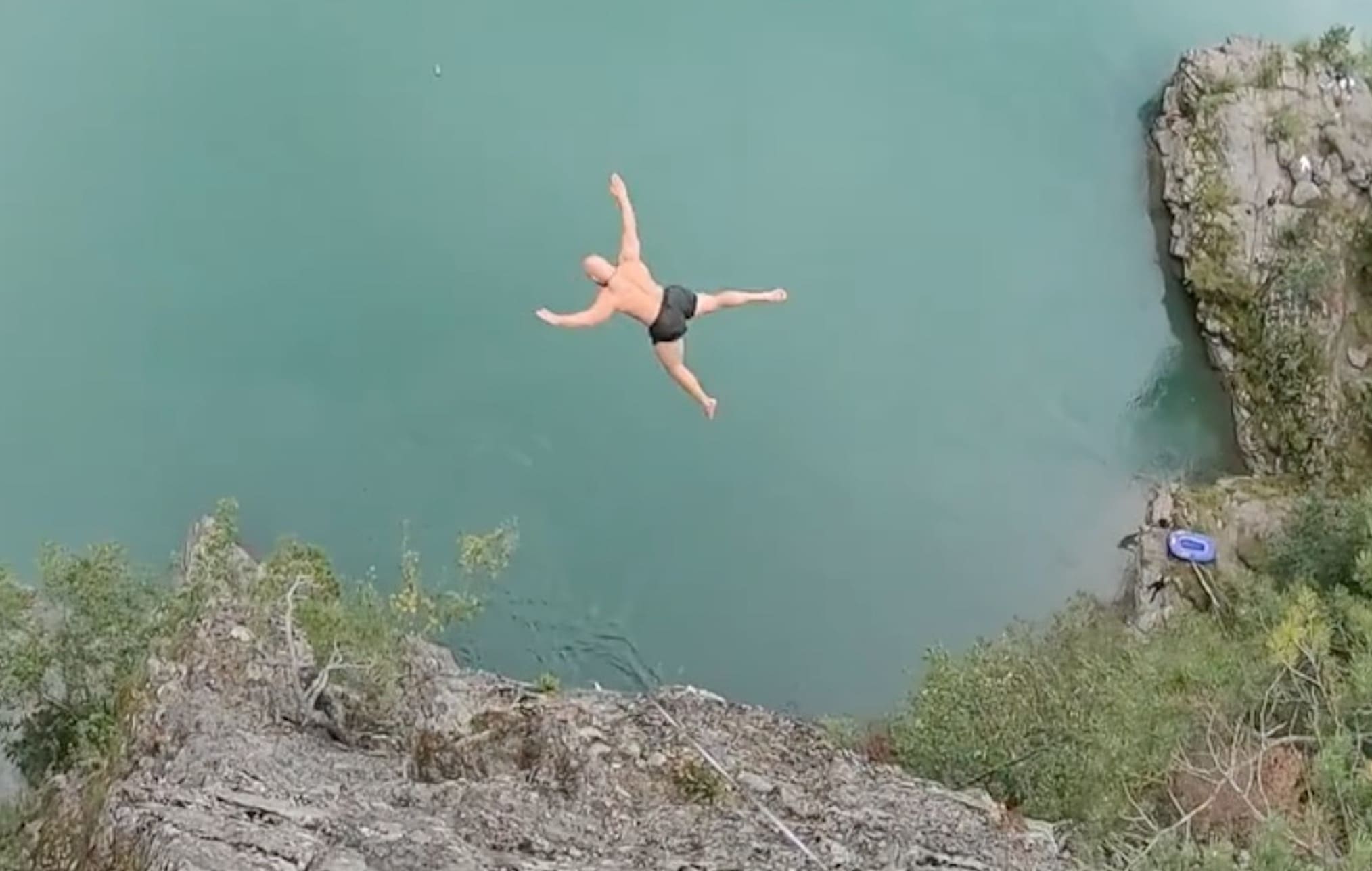 VIDEO: New World Record 102ft Norwegian Death Dive