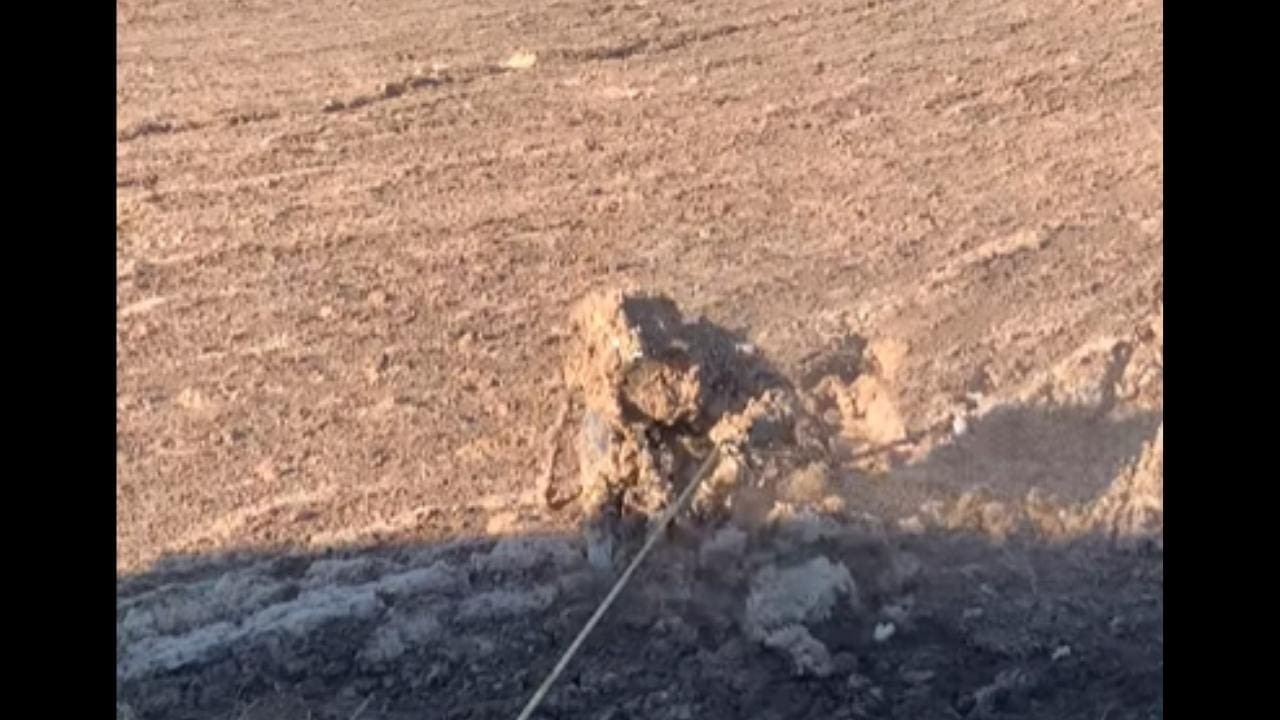 WATCH: Diver Emerging From Foam-Covered Pond Looks Like an Alien