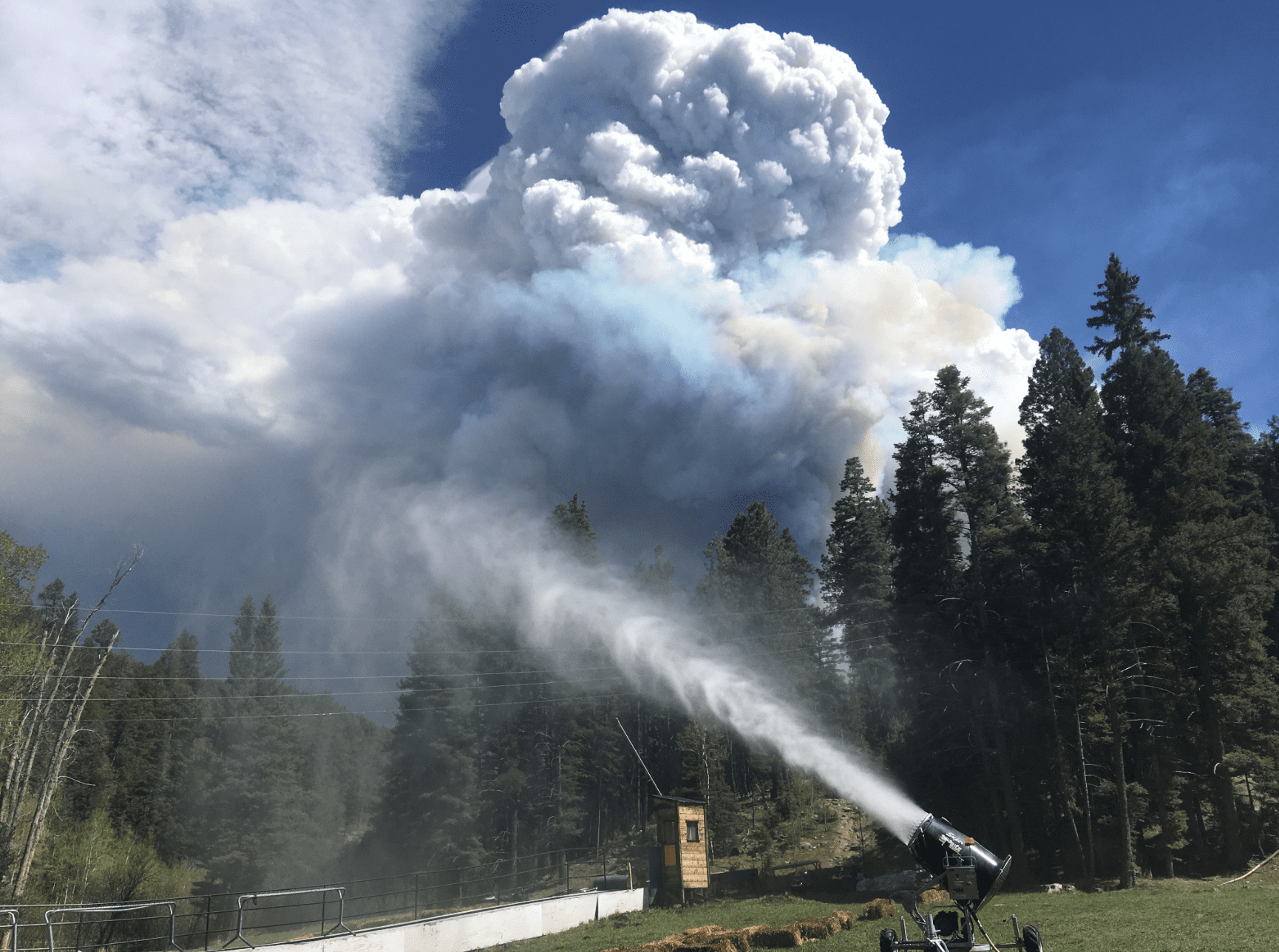 Massive New Mexico Wildfires Endangers Multiple Ski Resorts