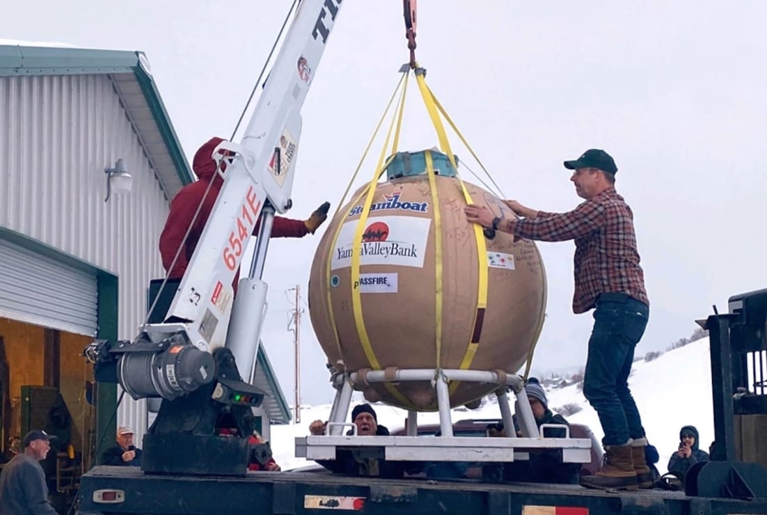 Steamboat Holds The Record For World's Largest Firework (2,797lbs)