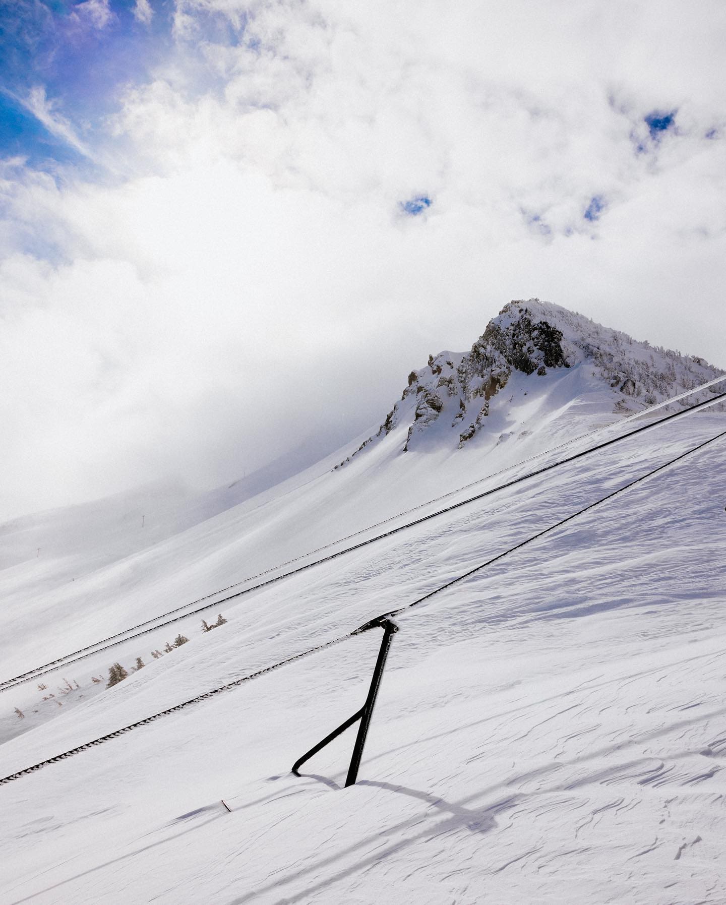 Photos From Mammoth Mountain Shows What 50 FEET Of Snow Looks Like