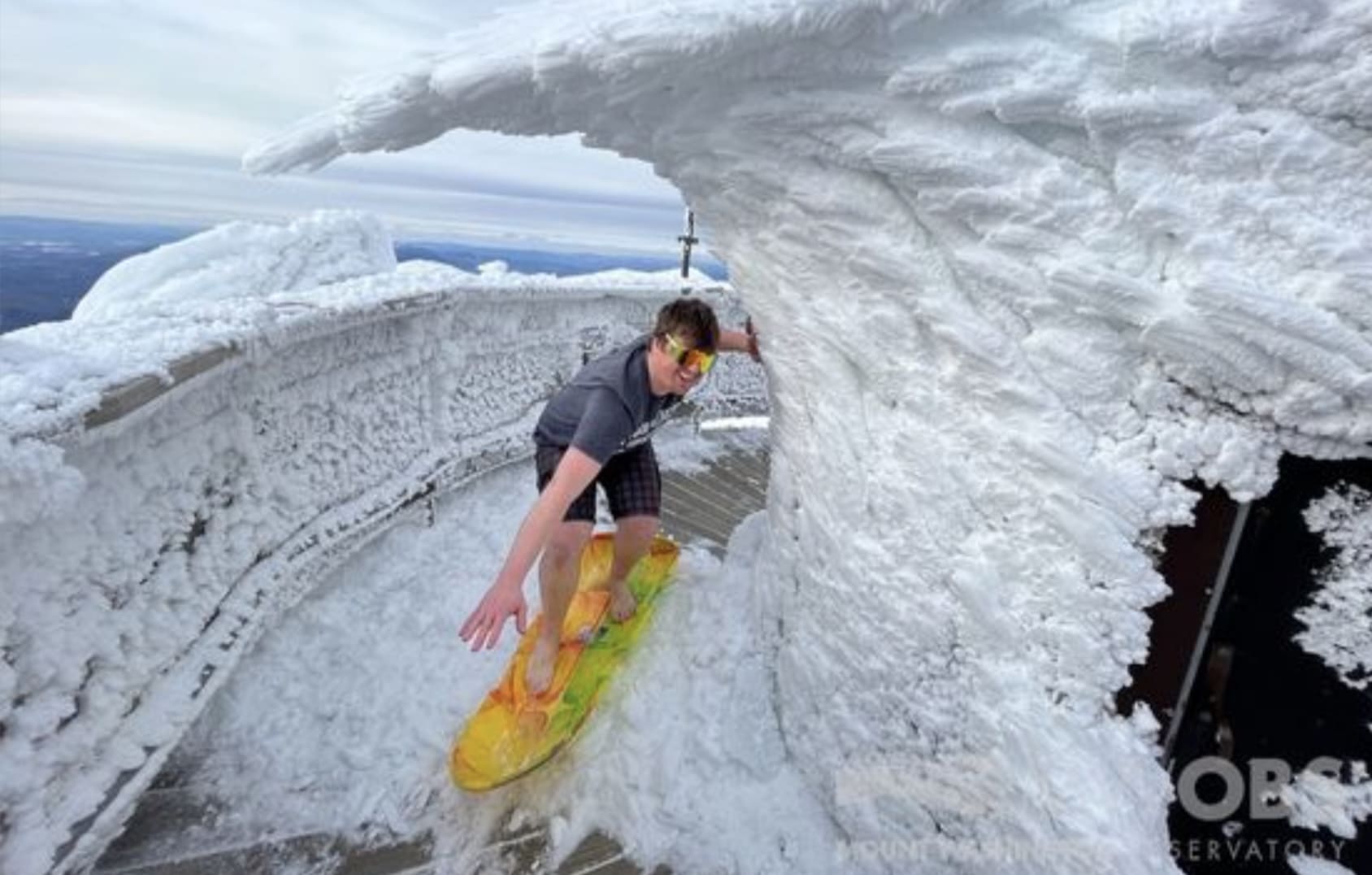 Ice Storm Creates Perfect Frozen Wave Ontop of  Mt. Washington