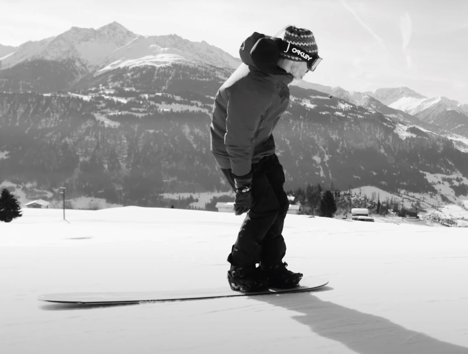 Funky Snowboard Offers Riding Experience Inspired By Surfing