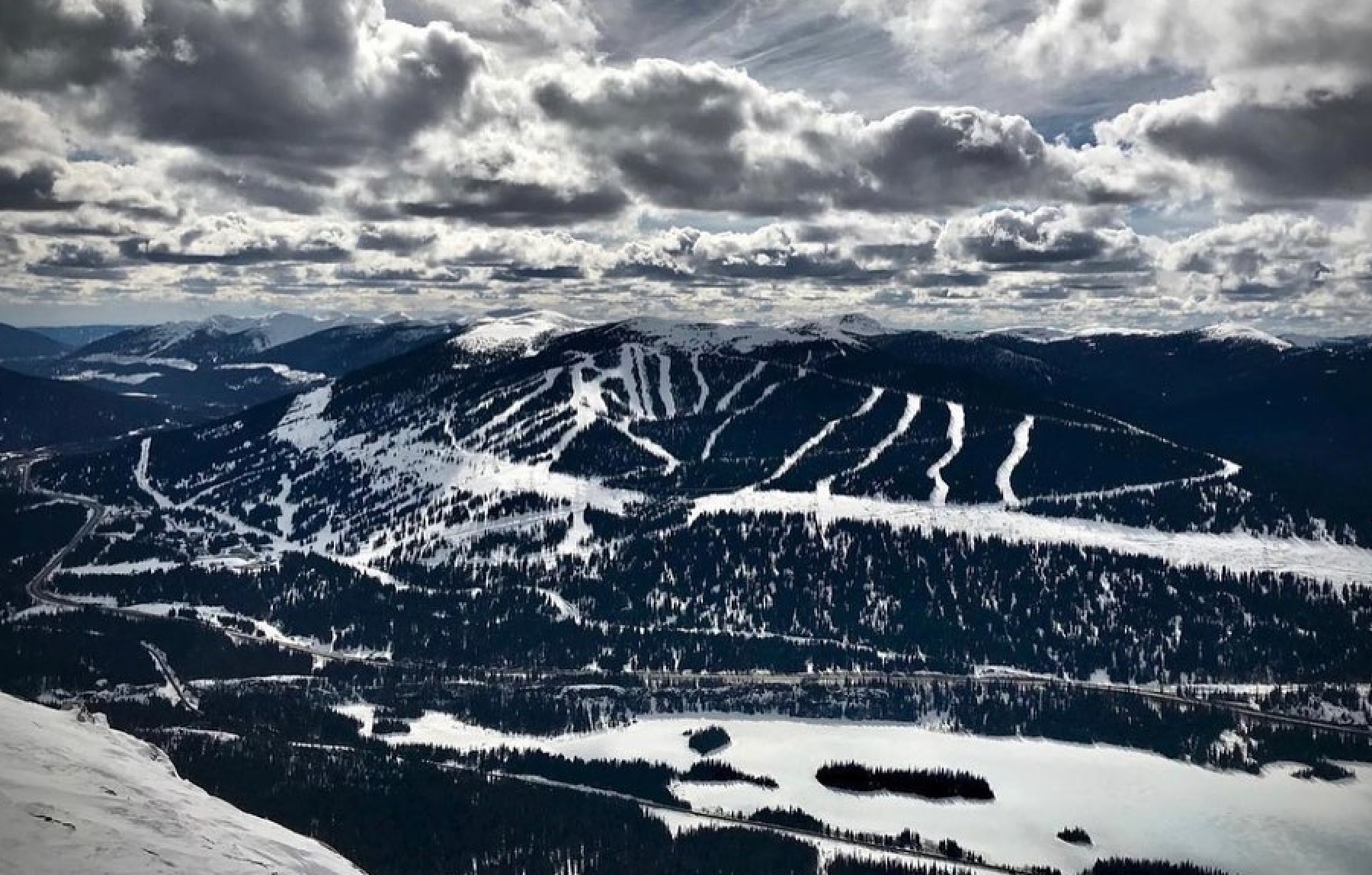 FOR SALE: Canadian Ski Resort With 900+  Skiable Acres Skiable ($8.25 Million)