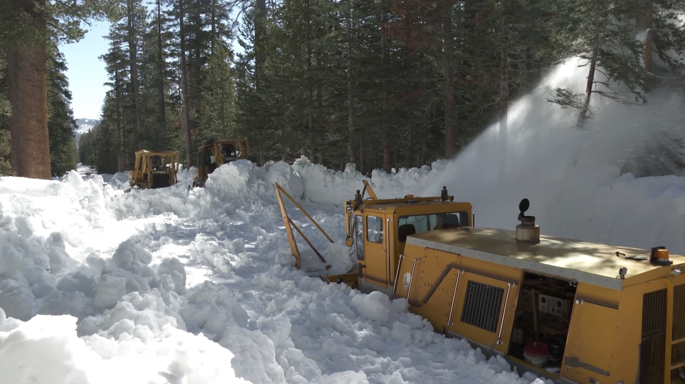 Yosemite's Tioga Pass Completely Blocked | No Estimated Opening Date